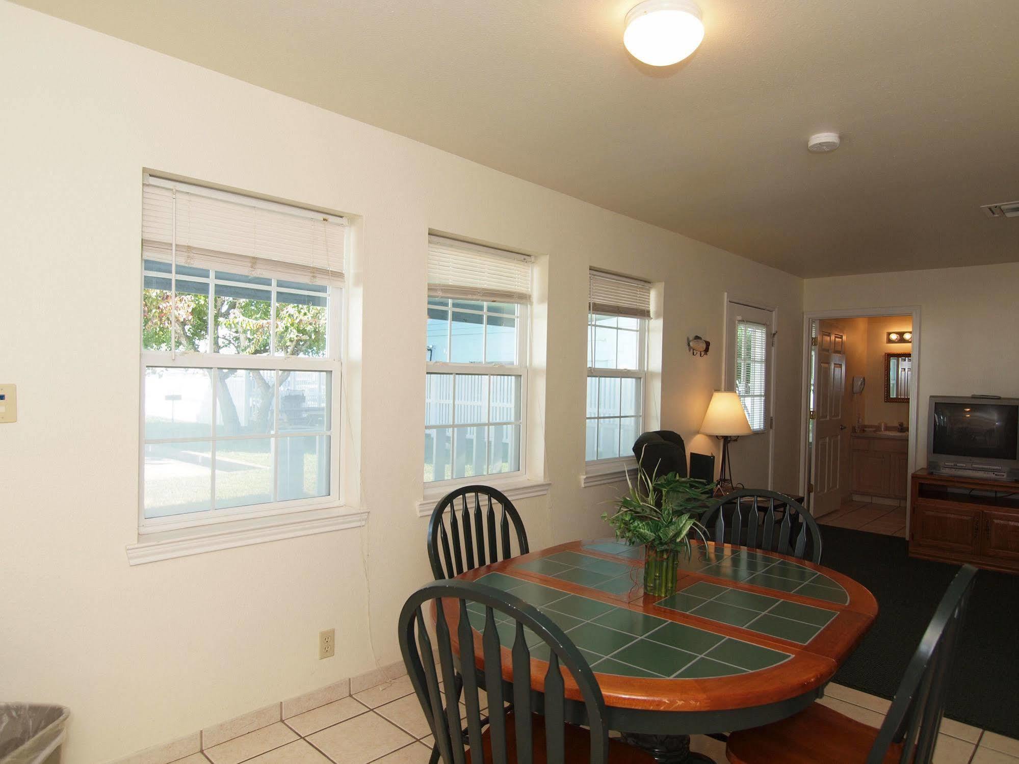 The Inn At Fulton Harbor Bagian luar foto