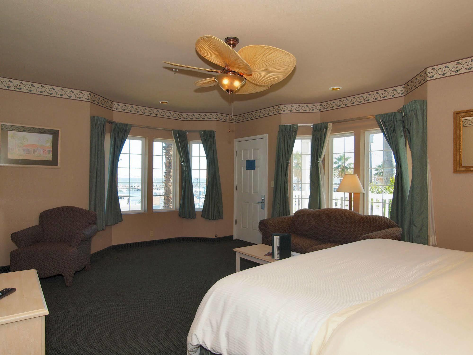 The Inn At Fulton Harbor Bagian luar foto